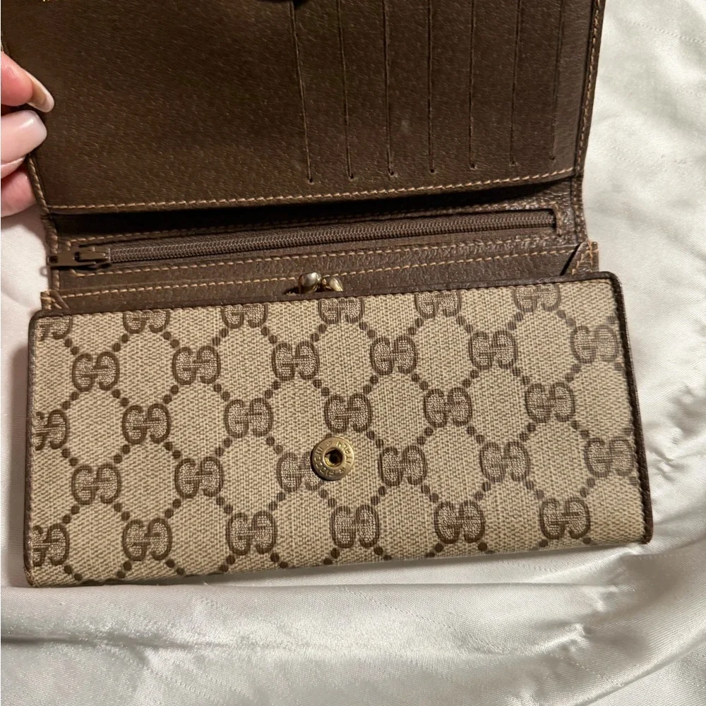 Gucci Beige Monogram Canvas Wallet with Brown Leather Accent - Picture 6 of 9